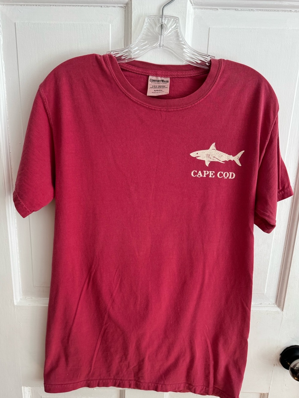 Hanes ComfortWash Crewneck Shark Week Tee Shirt washed out Red 100 Cotton -